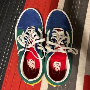 Yacht Club Vans